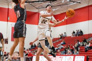 UHS boys hold off 2nd-half comeback in 68-55 win